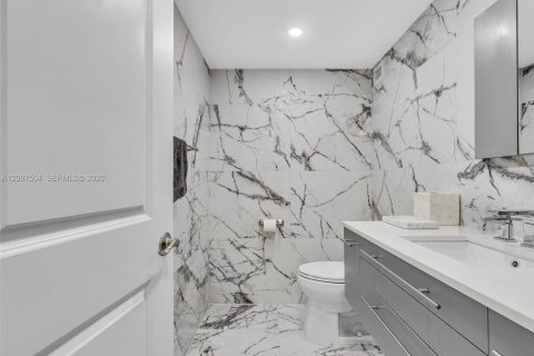 Copropriété à vendre à Hallandale Beach, Floride: 1 chambre, 89.19 m2 № 2395199 - photo 9