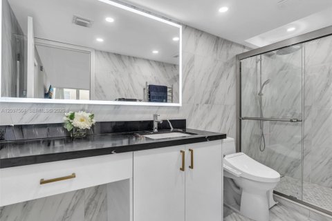 Copropriété à vendre à Hallandale Beach, Floride: 1 chambre, 89.19 m2 № 2395199 - photo 27