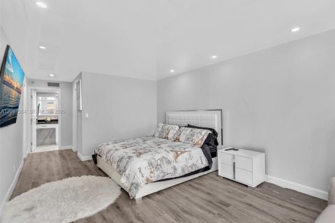 Copropriété à vendre à Hallandale Beach, Floride: 1 chambre, 89.19 m2 № 2395199 - photo 24