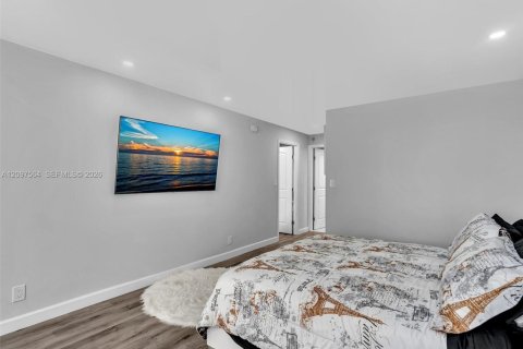 Copropriété à vendre à Hallandale Beach, Floride: 1 chambre, 89.19 m2 № 2395199 - photo 23
