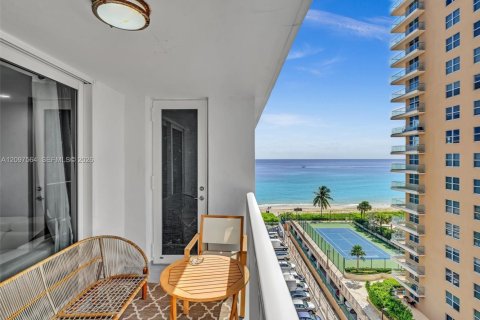 Condo à Hallandale Beach, Floride, 1 chambre  № 2395199