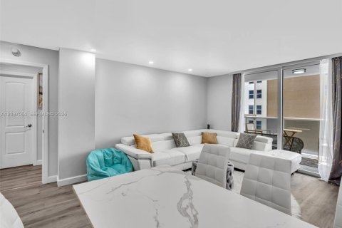 Copropriété à vendre à Hallandale Beach, Floride: 1 chambre, 89.19 m2 № 2395199 - photo 16