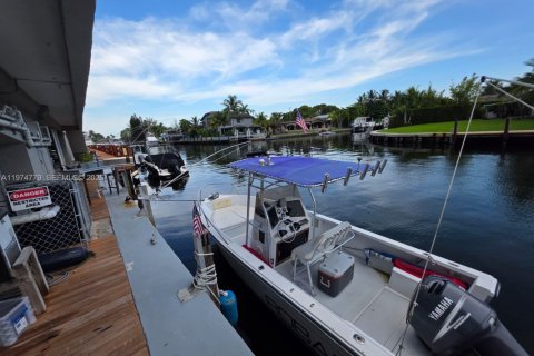 Кондоминиум с 2 спальнями в Норт-Майами, Флорида № 2036099