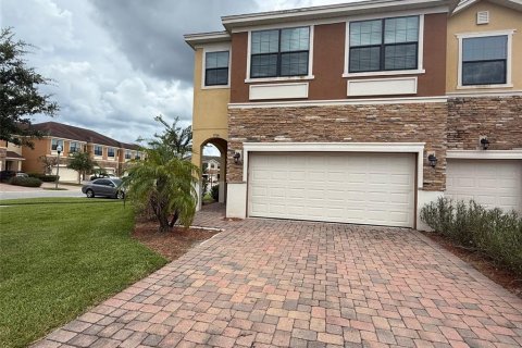 Townhouse in Orlando, Florida 4 bedrooms, 173.73 sq.m. № 1885812 - photo 1
