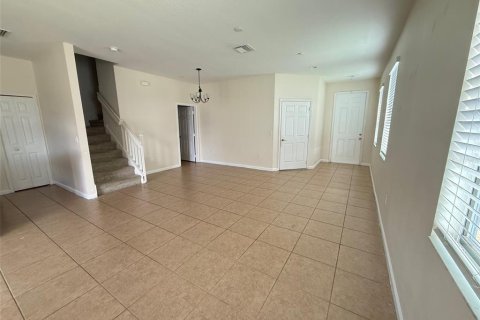 Townhouse in Orlando, Florida 4 bedrooms, 173.73 sq.m. № 1885812 - photo 4