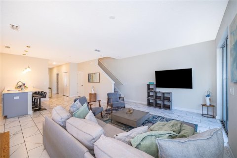 Townhouse in STOREY LAKE in Kissimmee, Florida 5 bedrooms, 201.41 sq.m. № 2099998 - photo 24