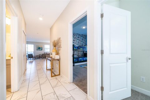 Townhouse in STOREY LAKE in Kissimmee, Florida 5 bedrooms, 201.41 sq.m. № 2099998 - photo 25