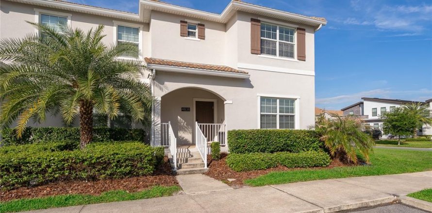 Townhouse in STOREY LAKE in Kissimmee, Florida 5 bedrooms, 201.41 sq.m. № 2099998