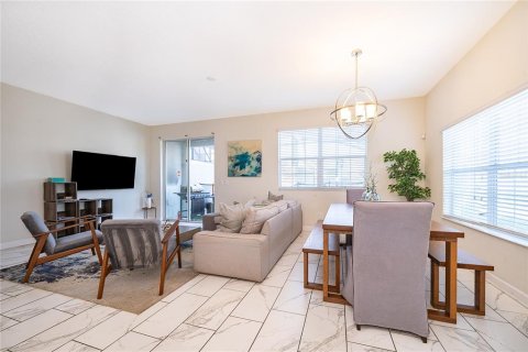 Townhouse in STOREY LAKE in Kissimmee, Florida 5 bedrooms, 201.41 sq.m. № 2099998 - photo 22