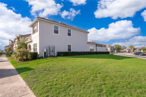 Townhouse in STOREY LAKE in Kissimmee, Florida 5 bedrooms, 201.41 sq.m. № 2099998 - photo 29