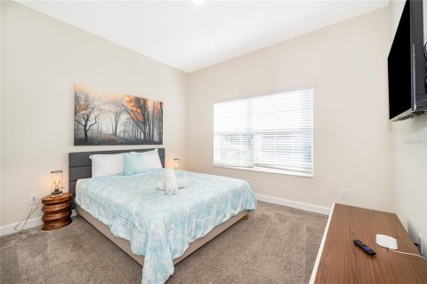 Townhouse in STOREY LAKE in Kissimmee, Florida 5 bedrooms, 201.41 sq.m. № 2099998 - photo 5