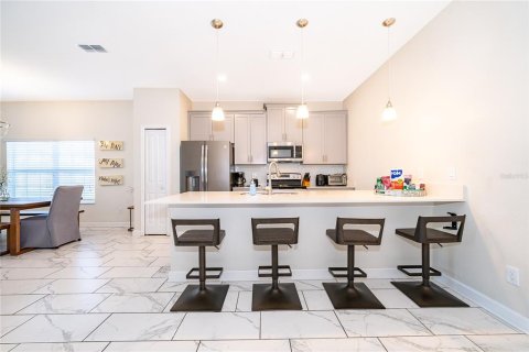 Townhouse in STOREY LAKE in Kissimmee, Florida 5 bedrooms, 201.41 sq.m. № 2099998 - photo 19