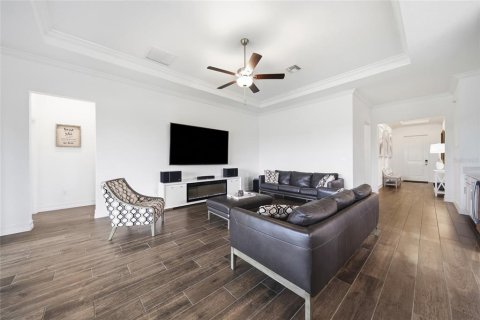 Villa ou maison à vendre à Land O' Lakes, Floride: 4 chambres, 227.89 m2 № 2284578 - photo 8