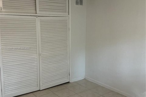 Купить кондоминиум в Форт-Лодердейл, Флорида 1 спальня, 53.88м2, № 1982062 - фото 8