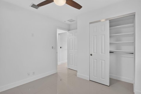 Touwnhouse à louer à Oakland Park, Floride: 3 chambres, 106.74 m2 № 2279694 - photo 7