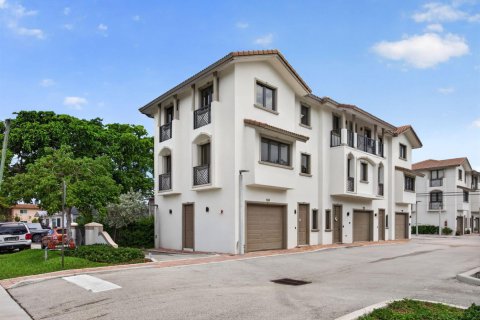 Touwnhouse à louer à Oakland Park, Floride: 3 chambres, 106.74 m2 № 2279694 - photo 24