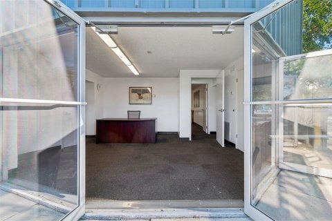 Propiedad comercial en venta en Clearwater, Florida, 1021.92 m2 № 2119289 - foto 13