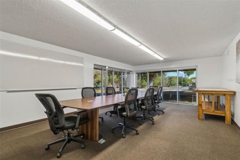 Propiedad comercial en venta en Clearwater, Florida, 1021.92 m2 № 2119289 - foto 19