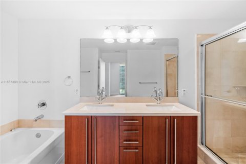 Купить кондоминиум в Майами, Флорида 2 спальни, 94.02м2, № 1887232 - фото 22