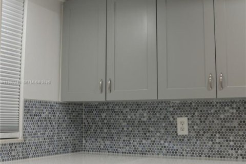 Condominio en alquiler en Davie, Florida, 2 dormitorios, 72 m2 № 1986734 - foto 4