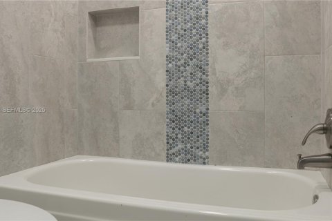 Condominio en alquiler en Davie, Florida, 2 dormitorios, 72 m2 № 1986734 - foto 14