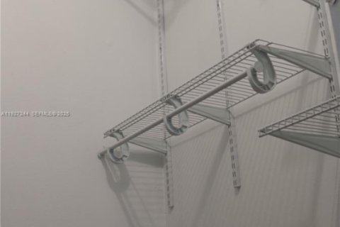 Condominio en alquiler en Davie, Florida, 2 dormitorios, 72 m2 № 1986734 - foto 16