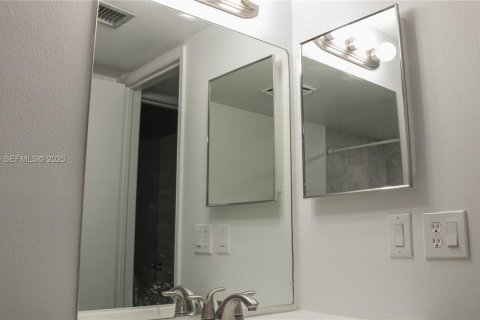Condominio en alquiler en Davie, Florida, 2 dormitorios, 72 m2 № 1986734 - foto 10