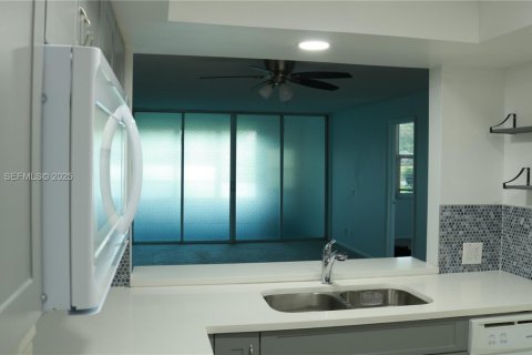 Condominio en alquiler en Davie, Florida, 2 dormitorios, 72 m2 № 1986734 - foto 21