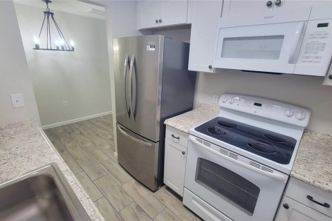 House in New Port Richey, Florida 2 bedrooms, 74.41 sq.m. № 2215194 - photo 8