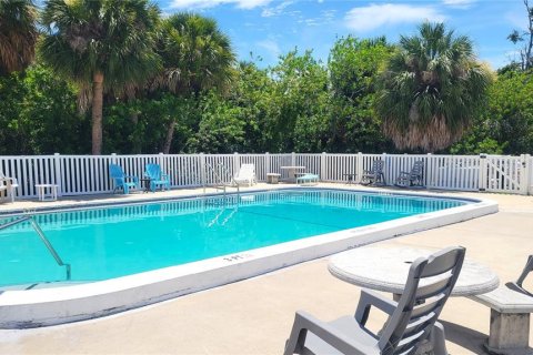 House in New Port Richey, Florida 2 bedrooms, 74.41 sq.m. № 2215194 - photo 4
