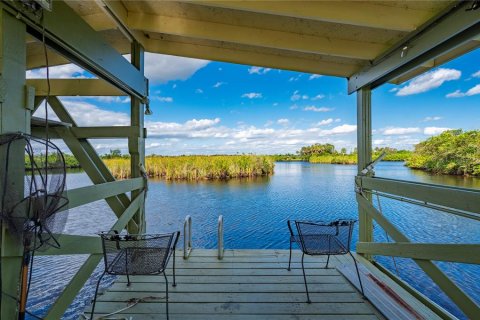 Casa en Punta Gorda, Florida 3 dormitorios, 198.44 m2 № 2383339