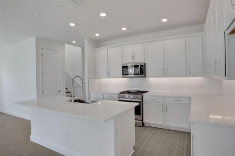 House in Lakewood Ranch, Florida 4 bedrooms, 213.21 sq.m. № 1523243 - photo 14