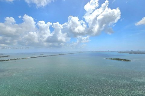 Condominio en venta en Miami, Florida, 2 dormitorios, 166.48 m2 № 1848859 - foto 16