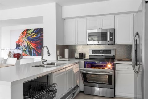 Снять в аренду кондоминиум в Авентура, Флорида 2 спальни, 109.62м2, № 2012106 - фото 4