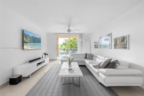Снять в аренду кондоминиум в Авентура, Флорида 2 спальни, 109.62м2, № 2012106 - фото 8