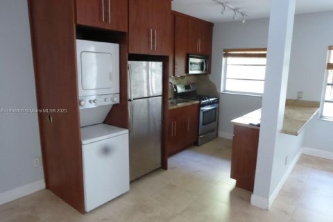 Condominio en venta en Miami Beach, Florida, 1 dormitorio, 55.74 m2 № 1965111 - foto 13