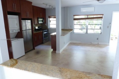 Condominio en venta en Miami Beach, Florida, 1 dormitorio, 55.74 m2 № 1965111 - foto 11