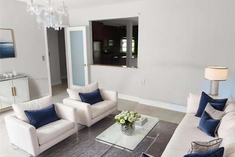 Condominio en venta en Miami Beach, Florida, 1 dormitorio, 55.74 m2 № 1965111 - foto 9