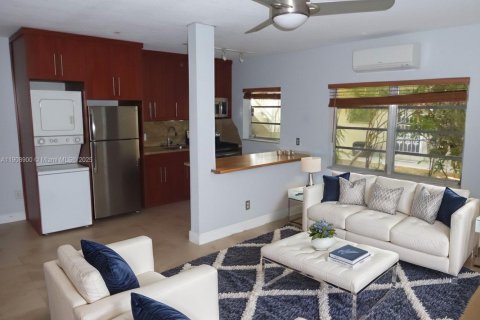 Condominio en venta en Miami Beach, Florida, 1 dormitorio, 55.74 m2 № 1965111 - foto 2
