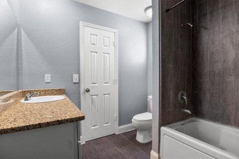 House in Lakeland, Florida 4 bedrooms, 240.52 sq.m. № 2324291 - photo 27