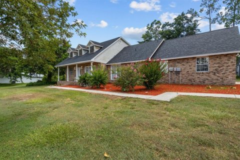 House in Lakeland, Florida 4 bedrooms, 240.52 sq.m. № 2324291 - photo 4