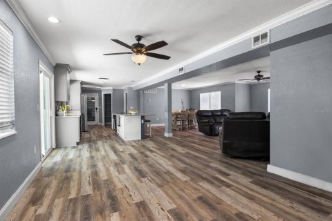 House in Lakeland, Florida 4 bedrooms, 240.52 sq.m. № 2324291 - photo 19