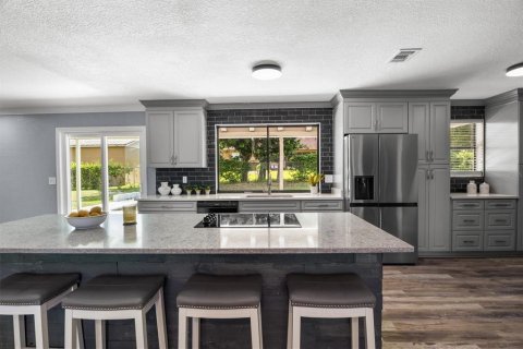 House in Lakeland, Florida 4 bedrooms, 240.52 sq.m. № 2324291 - photo 8