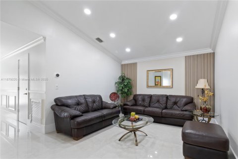 House in Lake Worth, Florida 3 bedrooms, 147.9 sq.m. № 1927863 - photo 8