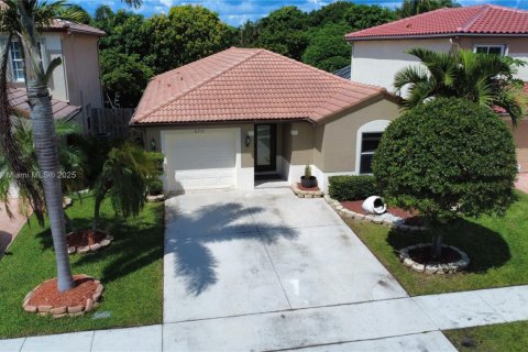 House in Lake Worth, Florida 3 bedrooms, 147.9 sq.m. № 1927863 - photo 28