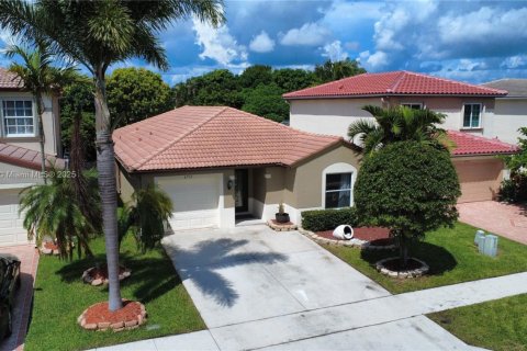 House in Lake Worth, Florida 3 bedrooms, 147.9 sq.m. № 1927863 - photo 2