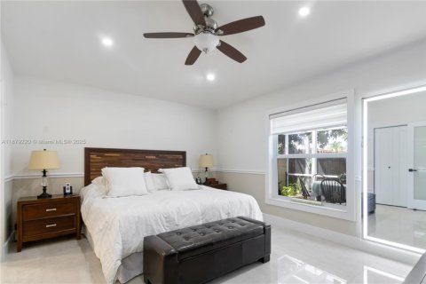 House in Lake Worth, Florida 3 bedrooms, 147.9 sq.m. № 1927863 - photo 14