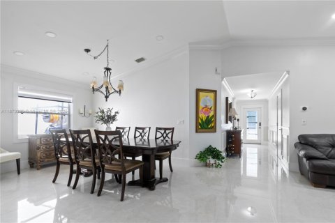 House in Lake Worth, Florida 3 bedrooms, 147.9 sq.m. № 1927863 - photo 4