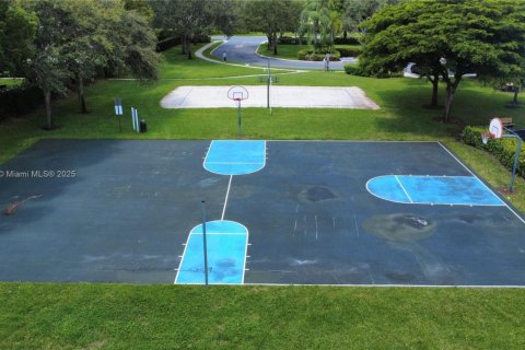 House in Lake Worth, Florida 3 bedrooms, 147.9 sq.m. № 1927863 - photo 30