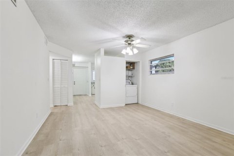 Condominio en venta en Winter Haven, Florida, 2 dormitorios, 82.5 m2 № 1883491 - foto 10